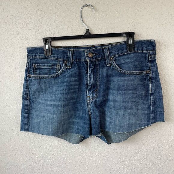 Levi’s Denim 514 Cut Off Shorts EUC - Picture 1 of 4